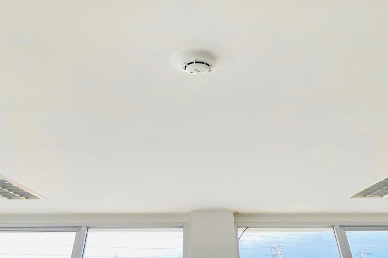 การติดตั้งอุปกรณ์ตรวจจับควันชนิดจุด (spot type smoke detector)
